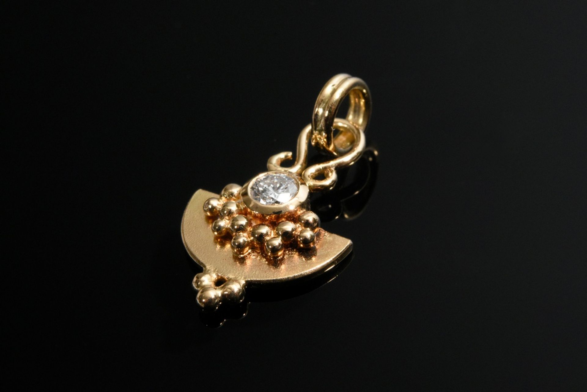 Yellow gold 750 pendant with granulé decoration and brilliant-cut diamond (approx. 0.08ct/VSI/W), h