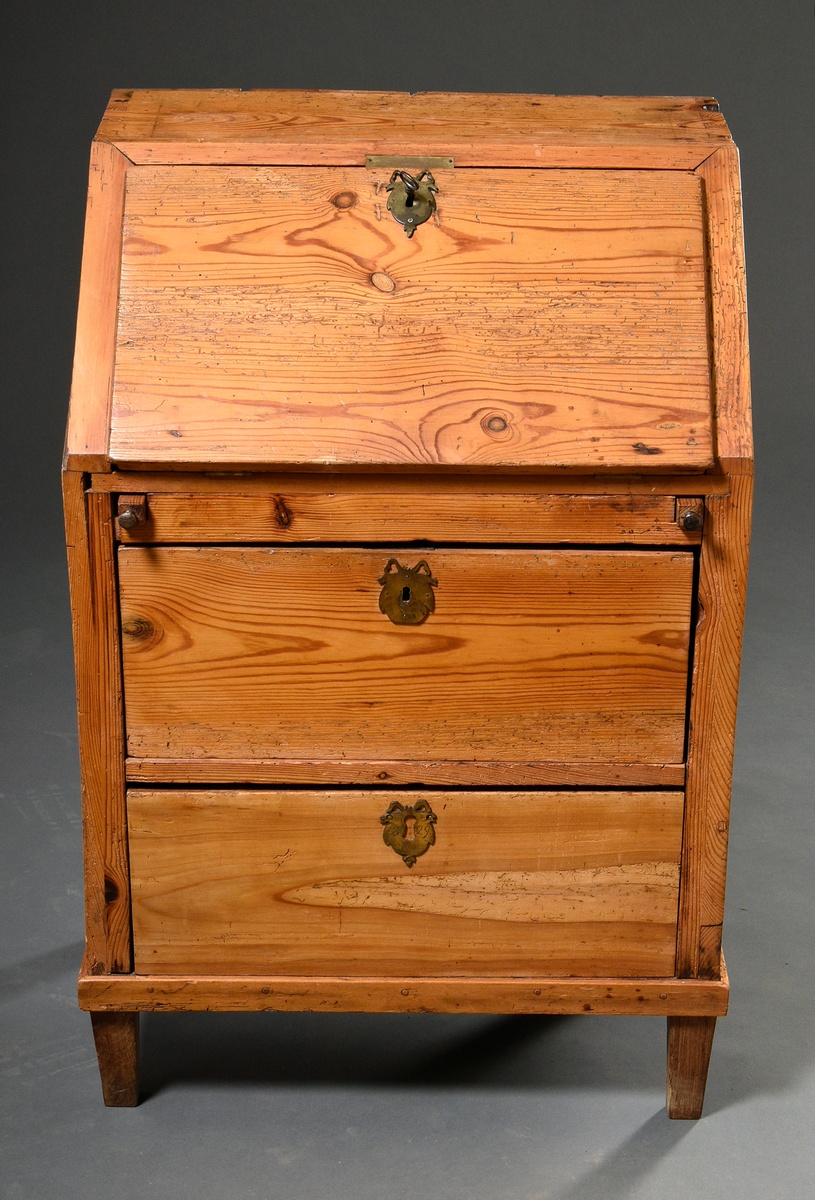 Rural softwood children's secretary in simple design with sloping flap, 19th century, approx. 90x60 - Image 6 of 10