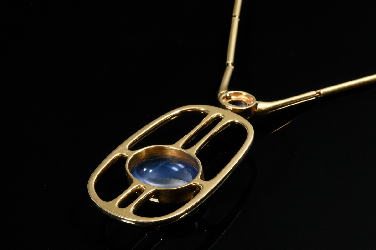 Exceptional modern yellow gold 750 bar necklace with 3 sapphire cabochons (approx. 0.85, 3.36 and 2 - Image 4 of 4