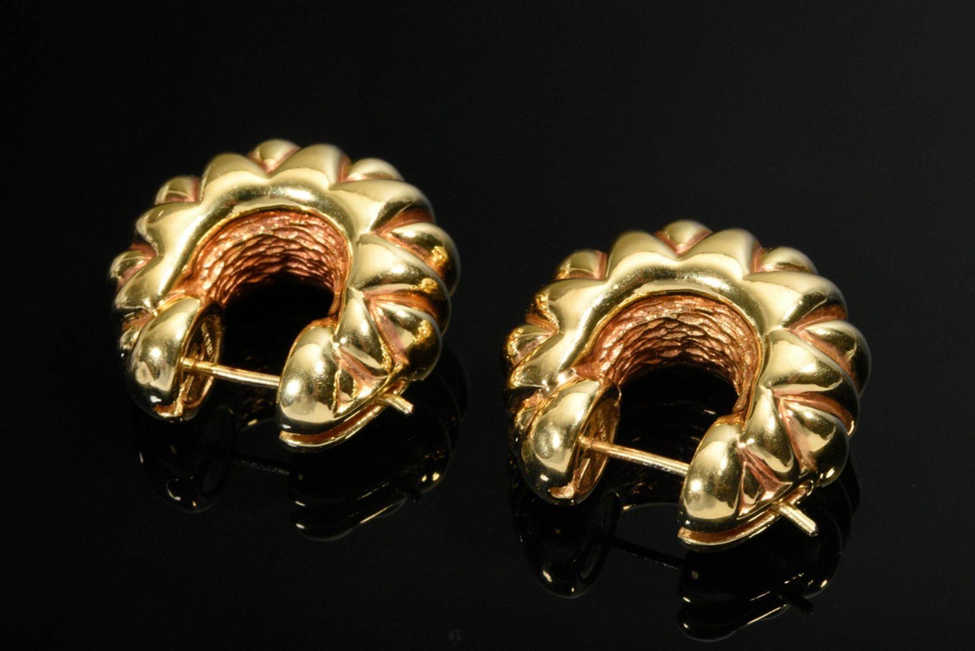 Pair of Chimento yellow gold 750 stud earrings, Italy, 8.5g, Ø 2.5cm, small dents - Image 2 of 2