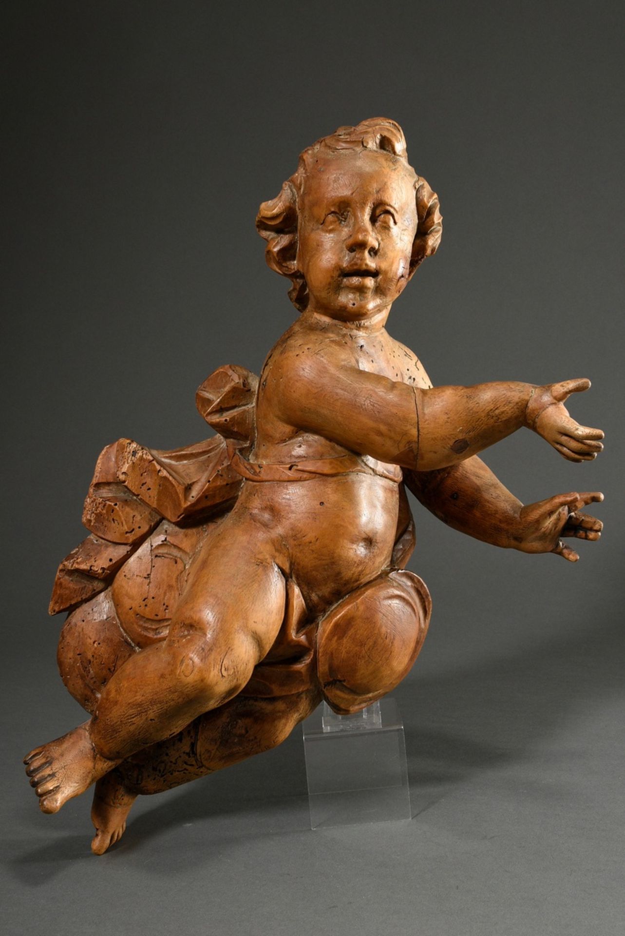 Barock Putto, Lindenholz ungefasst, H. 53cm, alte Wurmgänge, ergänzt - Bild 4 aus 12