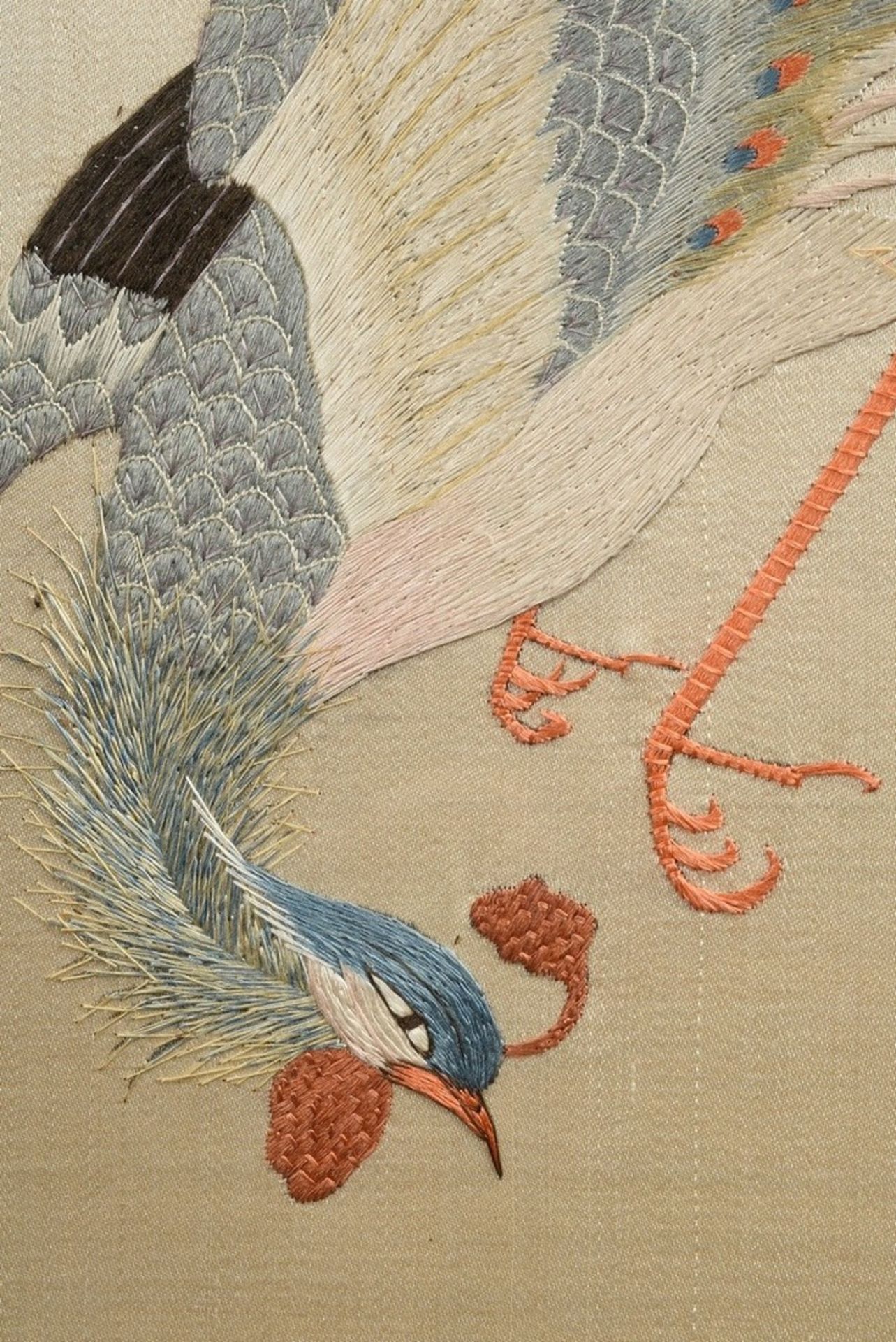 Pair of silk flat embroideries "Peacocks" and "Phoenixes" in mother-of-pearl covered blackwood fram - Image 4 of 9