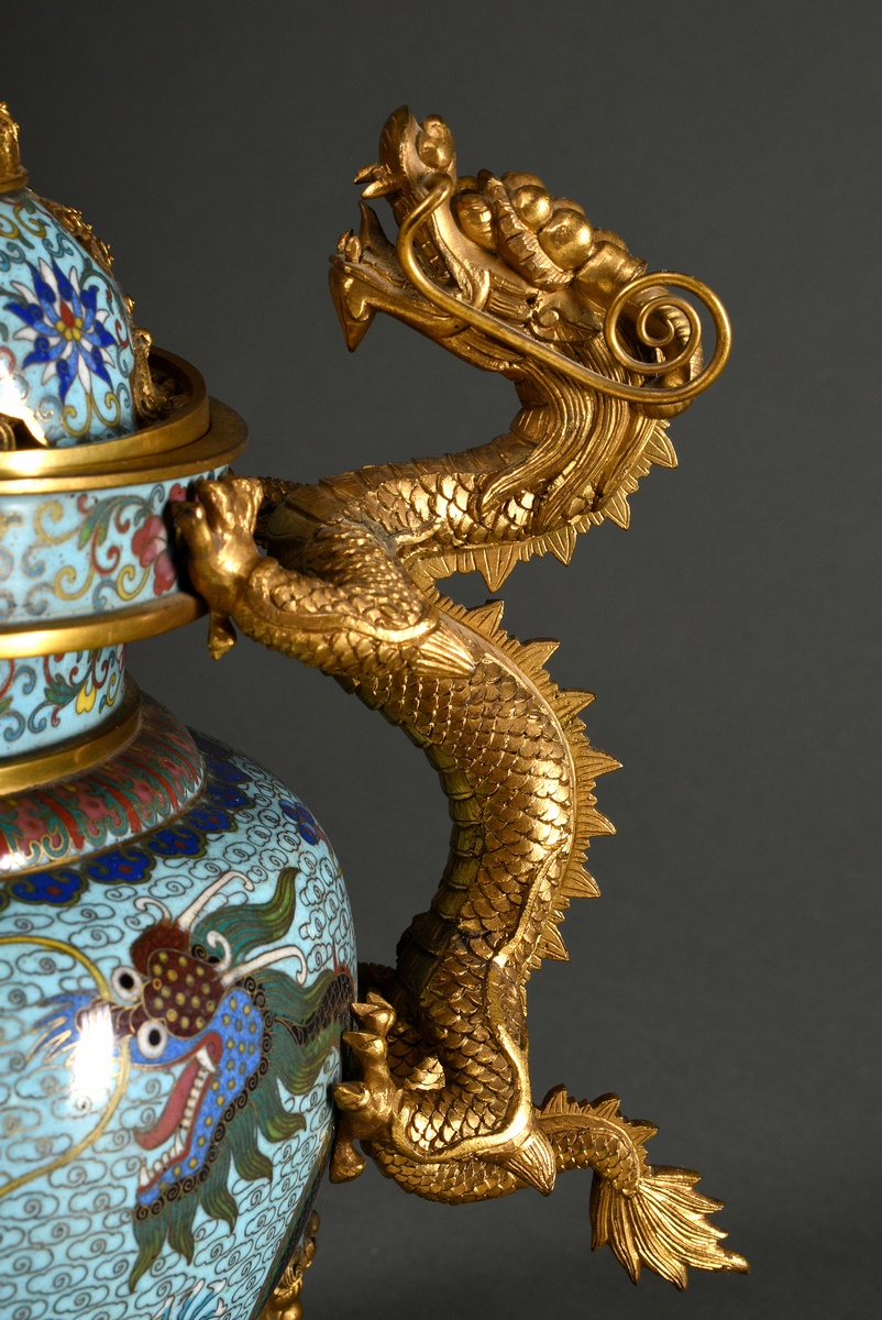 2-Piece altar set with fire-gilt sculptural dragons and mascarons on cloisonné body with dragon dep - Image 6 of 16