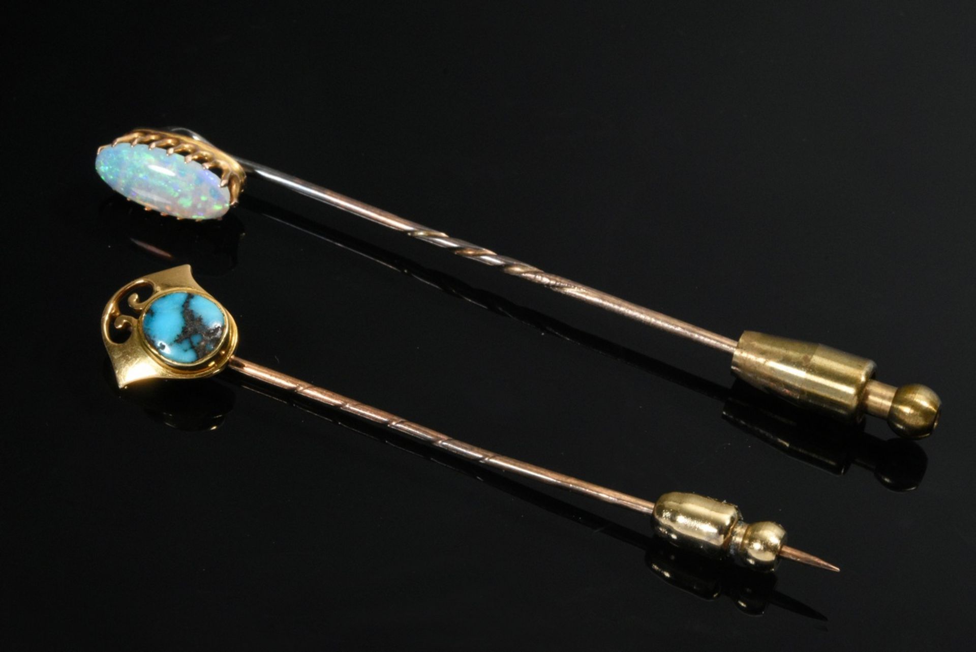 2 Various yellow gold tie pins: 1 yellow gold 625 Art Nouveau pin with turquoise (Ø 11.3mm, 1.5g) a - Image 2 of 3