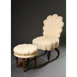 2 Teile Grotto Stuhl mit gepolsteter Muschellehne auf gedrechselten Beinen mit Rollen und passendem