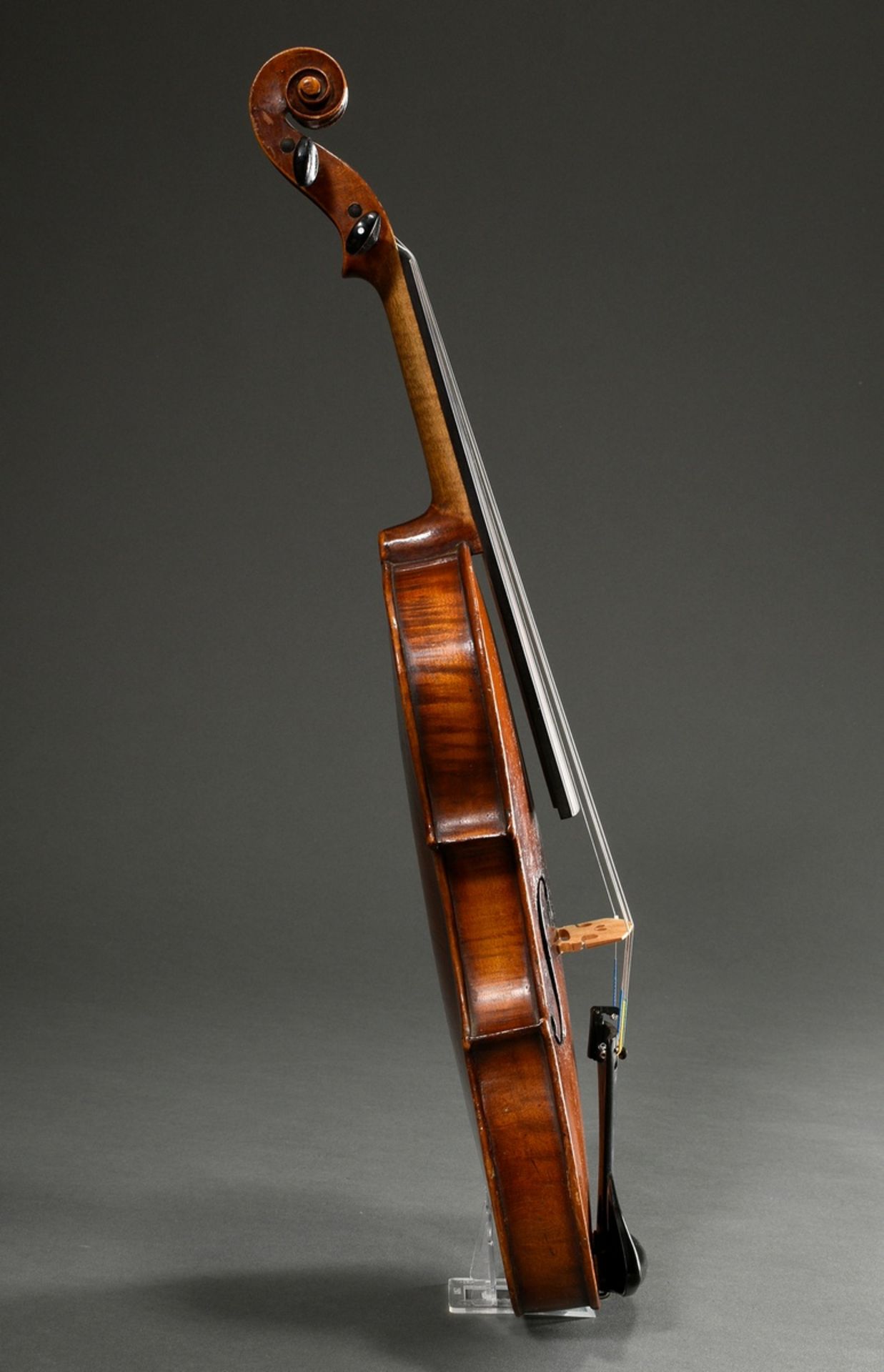 Deutsche Geige, wohl Sachsen um 1900, ohne Zettel, geteilter und geflammter Boden, spielbar, L. 59, - Bild 2 aus 13