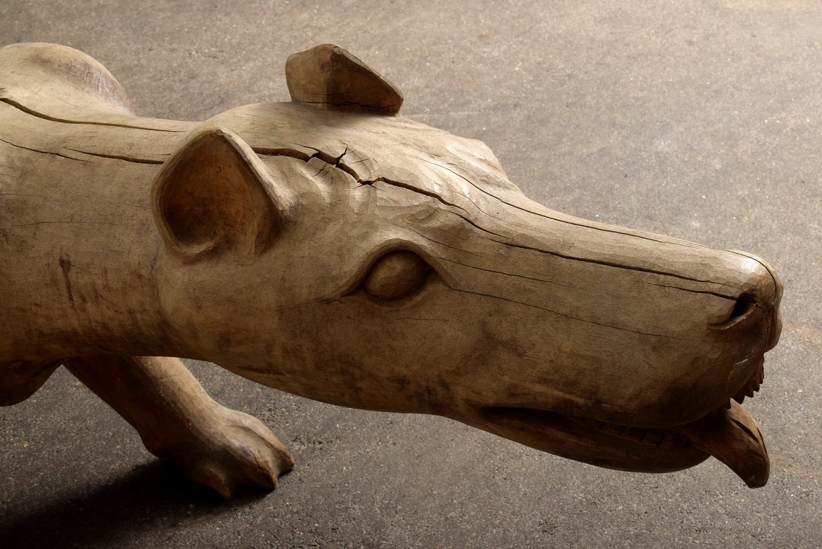 Indonesian chief's bench "Dog", carved from a trunk, Indonesia beginning of the 20th century, 350x4 - Image 6 of 16