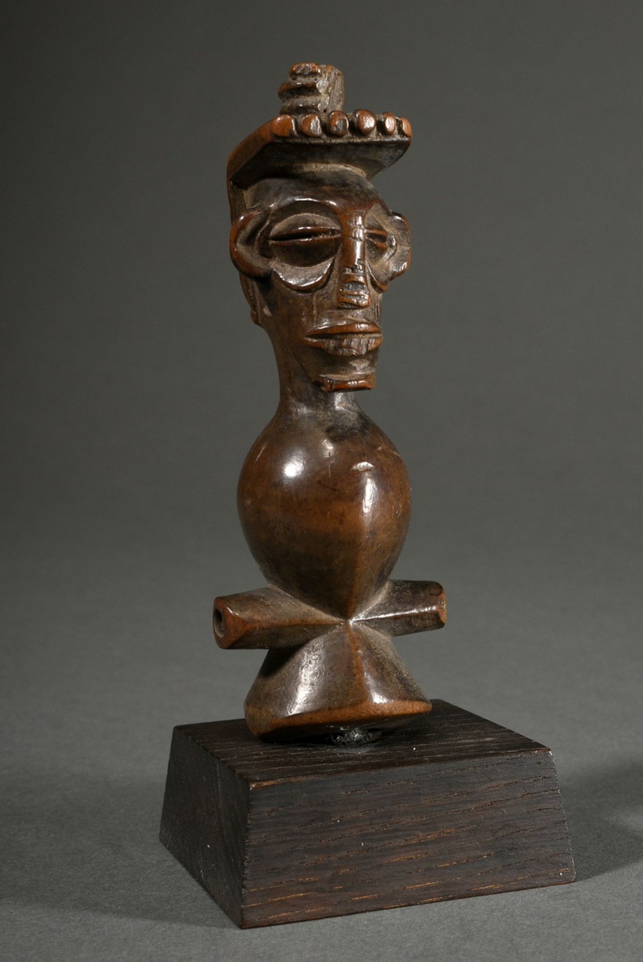Figural hunting pipe of the Chokwe, Central Africa/ Angola, 1st half 20th c., wood, h. 13cm, signs 
