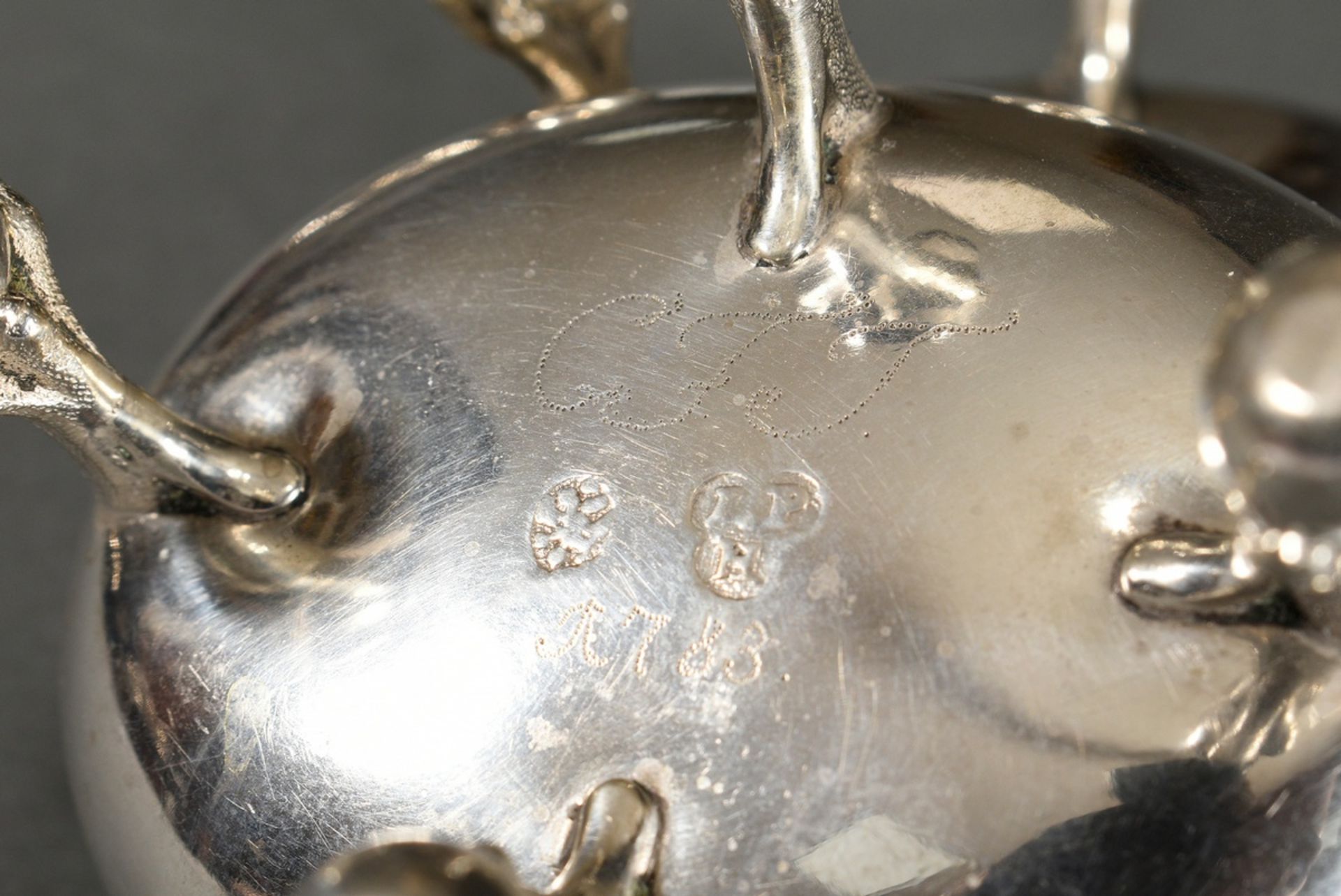 Paar ovale Salieren auf Claw-and-Ball Füßchen, Boden punktiert graviert „CFT 1783“, ungedeutetes MZ - Bild 6 aus 6