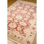 Dekorativer Ziegler Teppich mit floraler Musterung in hellen Farben, Wolle auf Baumwolle, 2. Hälfte