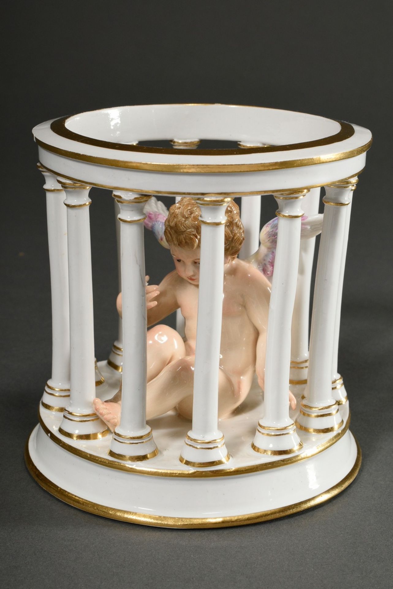Meissen Figur „Amor im Käfig“, Boden sign., Bosiernr.: 101, Modellnr.: H. 95., H. 12cm, Ø 11cm, rec - Bild 2 aus 8