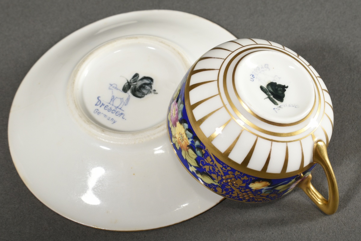 Magnificent demitasse cups/saucers with polychrome floral painting and pastose gold decoration on a - Image 4 of 5