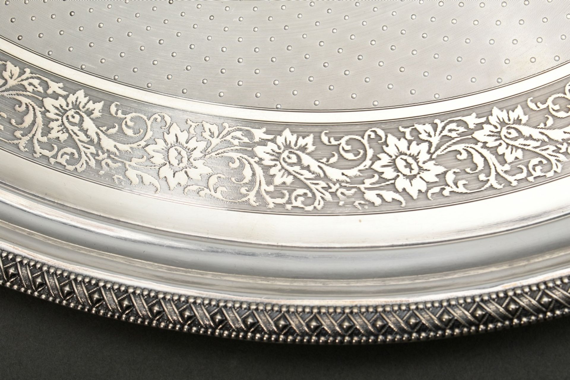 Oval Historicism tray with guilloché decoration between floral friezes and geometric relief rim, ce - Image 3 of 5