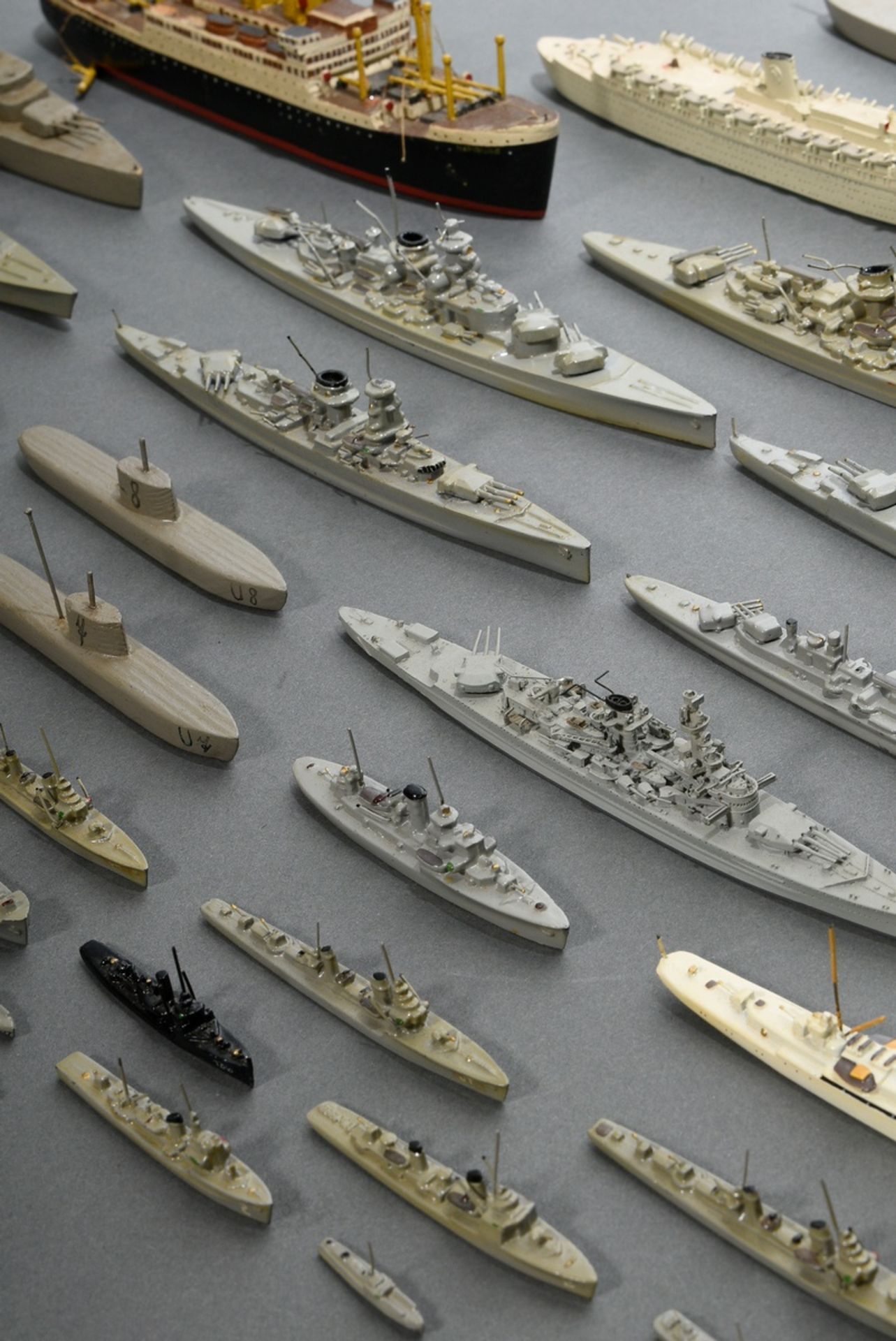 66 Wiking-Schiffsmodelle, z.T. in Originalschachtel, bestehend aus: 15 Modellboote (3x "Gneisenau S - Bild 6 aus 19