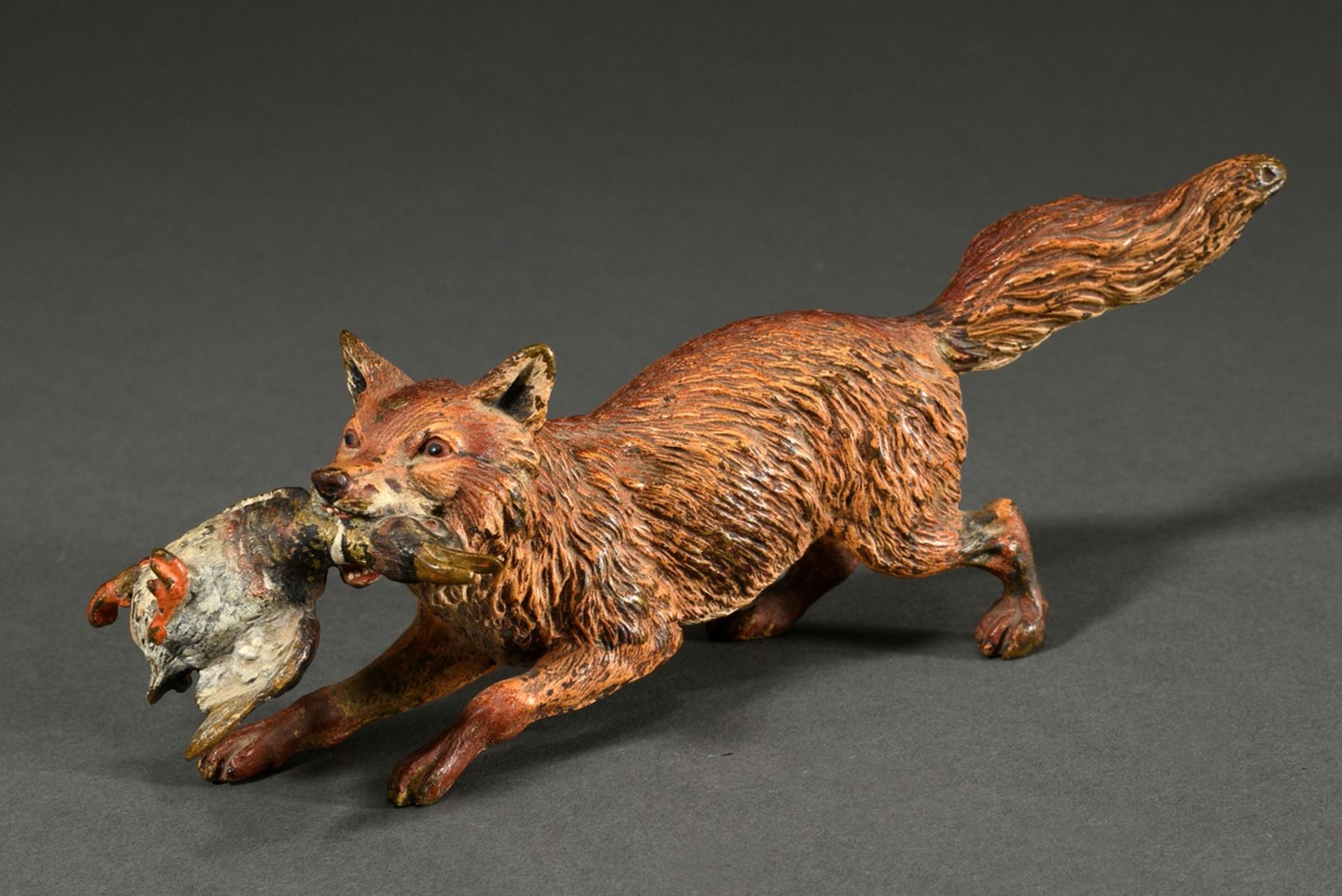 Wiener Bronze "Fuchs mit Ente im Maul", naturalistisch bemalt, unsigniert, 6,5x20,5cm, partiell ber