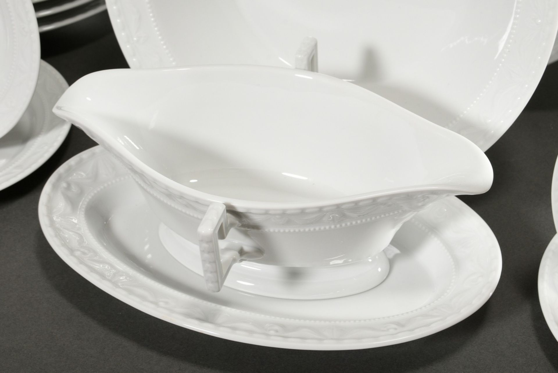 53 Pieces KPM dinner service "Kurland white" with relief border, consisting of: 14 dinner plates (Ø - Image 5 of 6