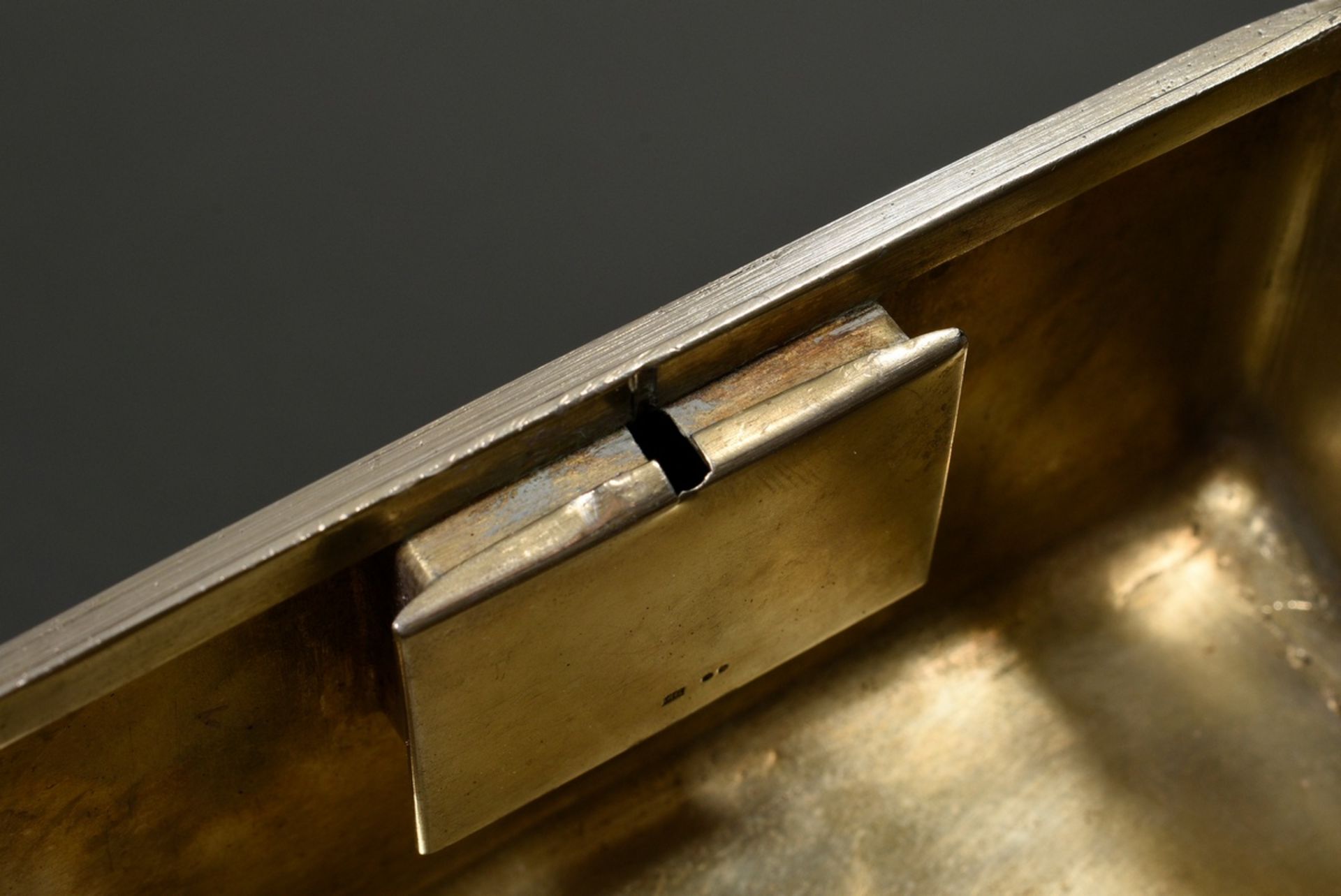Österreichischer Zuckerkasten auf Kugelfüßen mit beweglichen Griffen, Silber innen vergoldet, MZ: M - Bild 4 aus 5