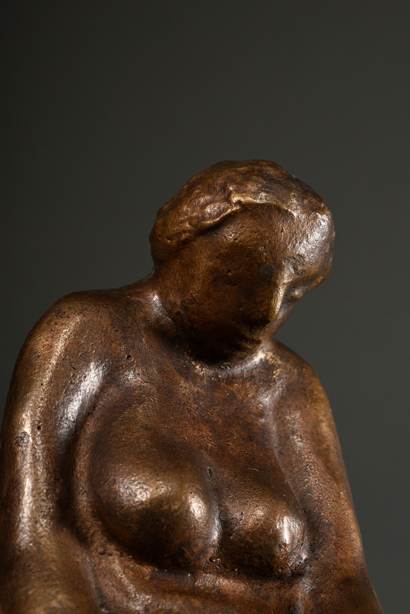 2 Maetzel, Monika (1917-2010) Figures "Female Nude Dressing" and "Mother and Child" 1979, patinated - Image 4 of 7