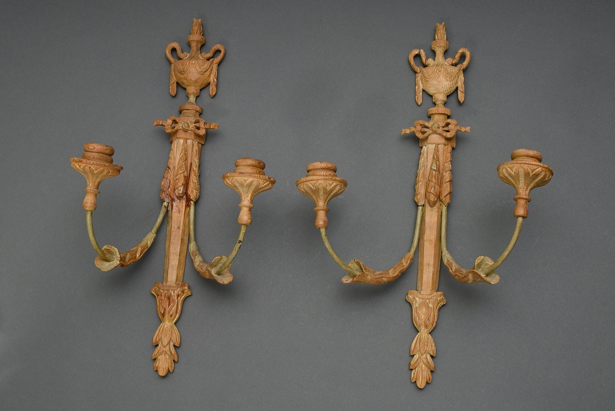 Pair of carved wall arms in Louis XVI style, stained softwood, 19th century, 50.5x28x17cm, defectiv