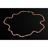 Long, continuous coral and cultured pearl necklace (Ø 4.3-6/3.7-6.2mm) with small yellow and white 