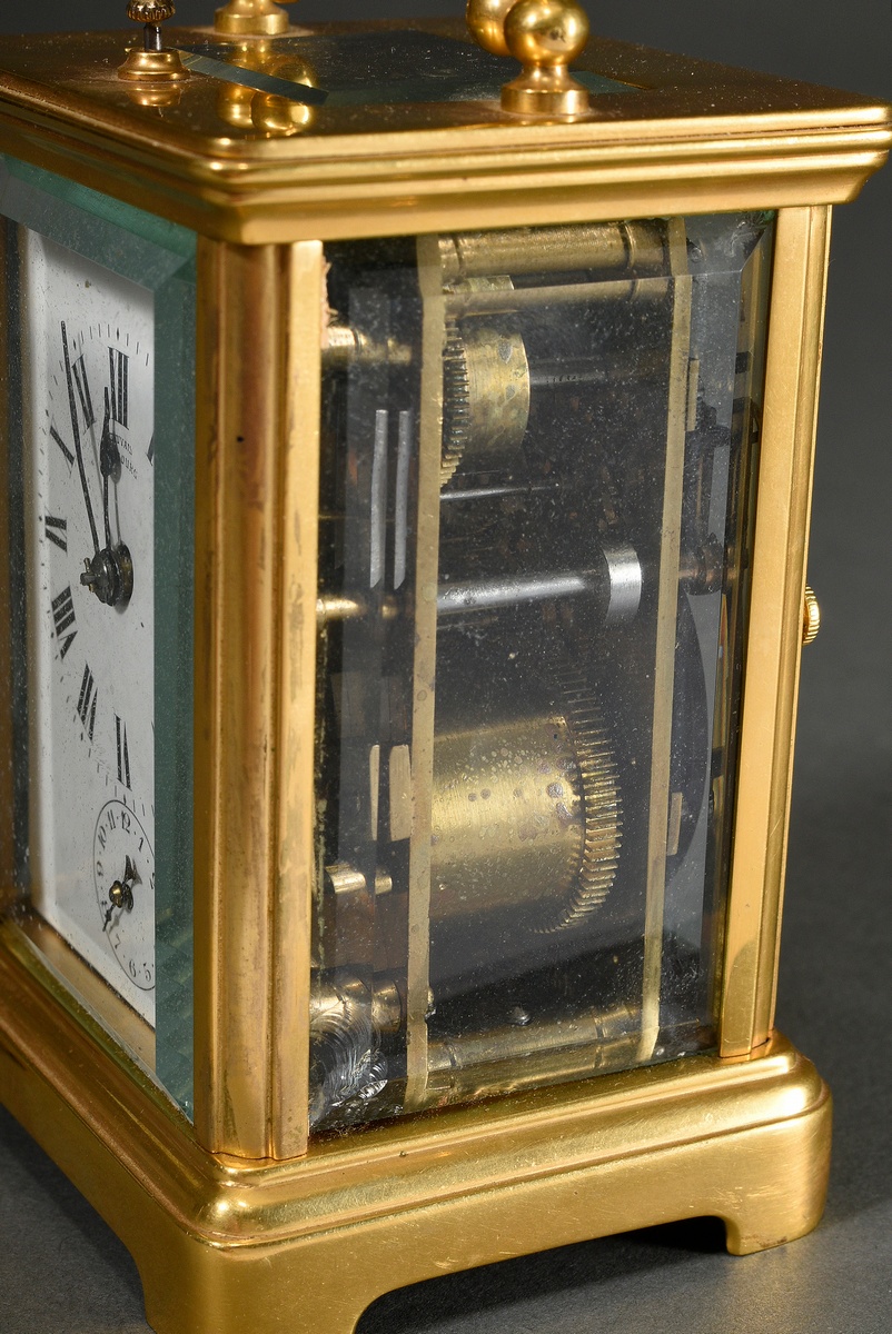 French travel alarm clock in all-round facet glassed and gilded brass case, enamelled dial with Rom - Image 4 of 7