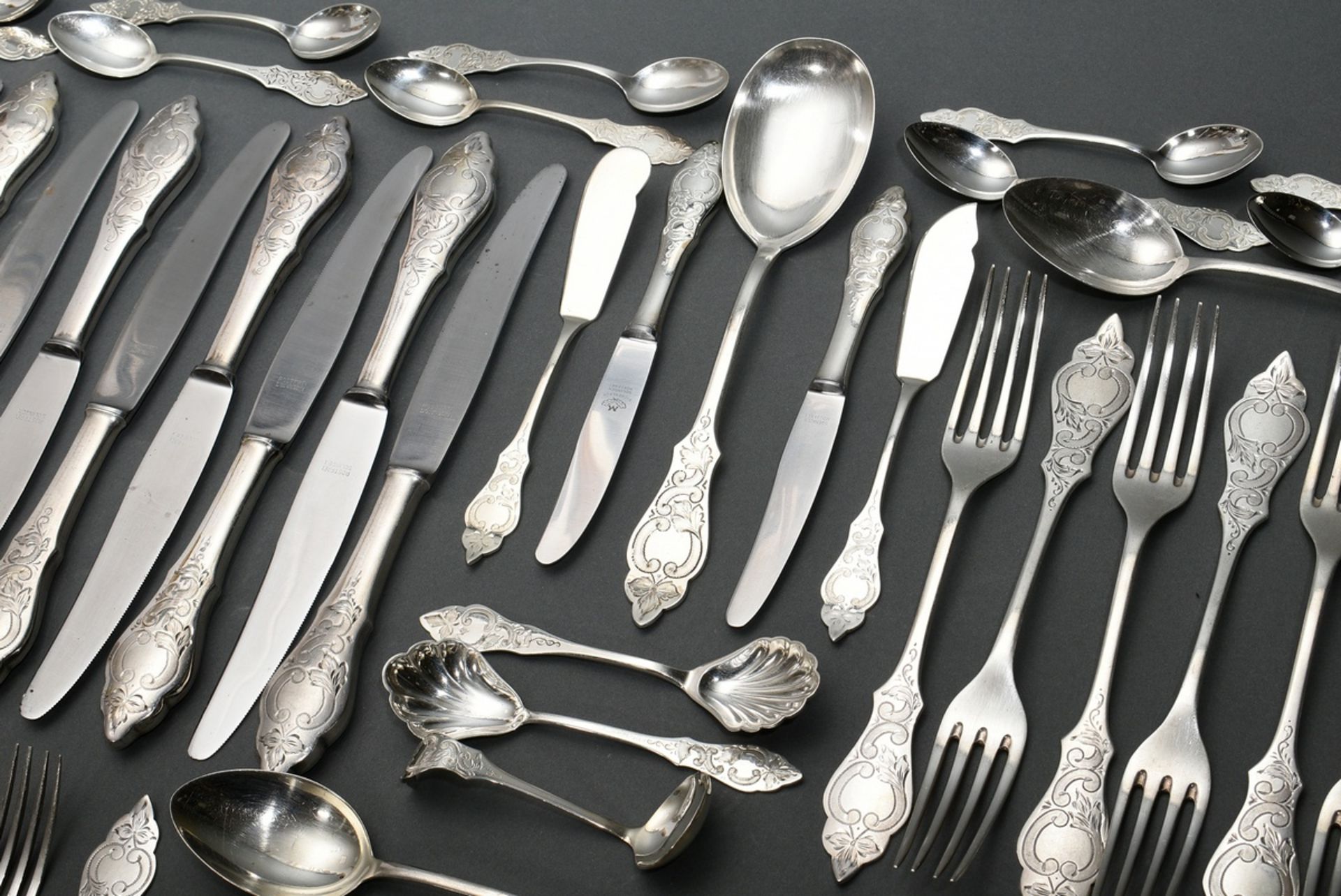 118 pieces Robbe & Berking cutlery ‘Ostfriesenmuster’, silver 800, 2182g (without knives), consisti - Image 3 of 12