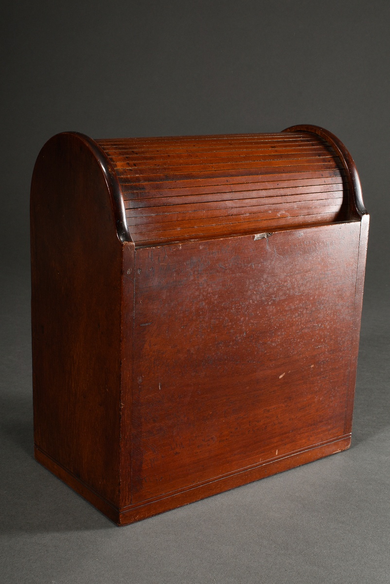 Mahogany casket with roll-up lid, interior with velvet lining and two angular Baccarat-cut carafes, - Image 4 of 5