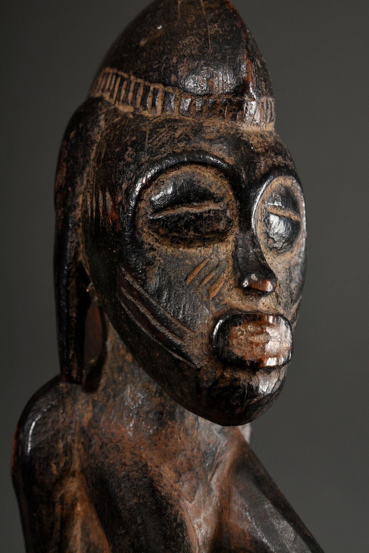 Kleine weibliche "Tugubele" Figur der Senufo, West Afrika/ Elfenbeinküste, 1. Hälfte 20.Jh., Frau a - Bild 7 aus 11