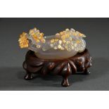 Small two-coloured jade brush washer with sculpturally carved flowers around an oval basin on a car