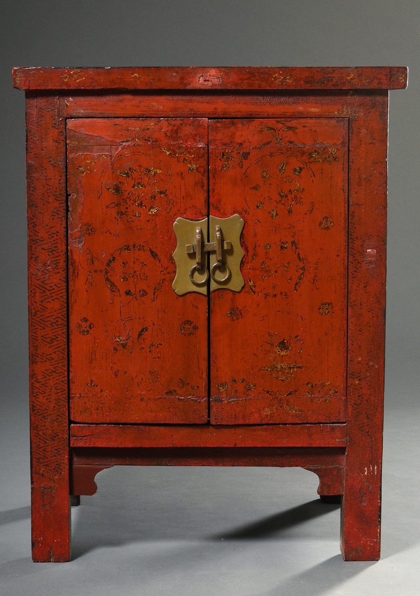 Small Chinese console cabinet with double door on square legs, red lacquer with floral painting, Ch