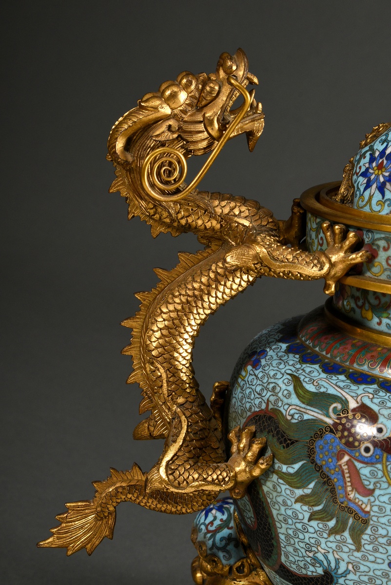 2-Piece altar set with fire-gilt sculptural dragons and mascarons on cloisonné body with dragon dep - Image 4 of 16