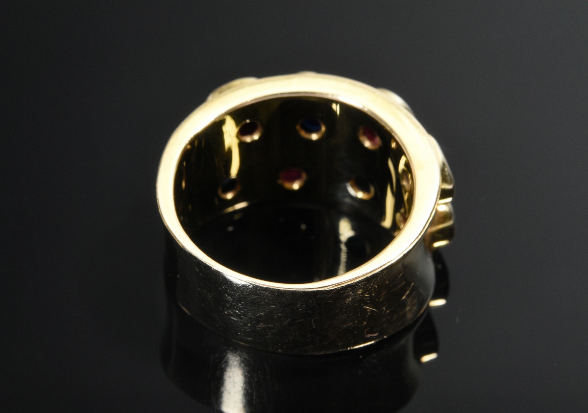 Wide yellow gold 585 ring irregularly set with rubies and sapphires, goldsmith's work, 11.6g, size  - Image 3 of 3