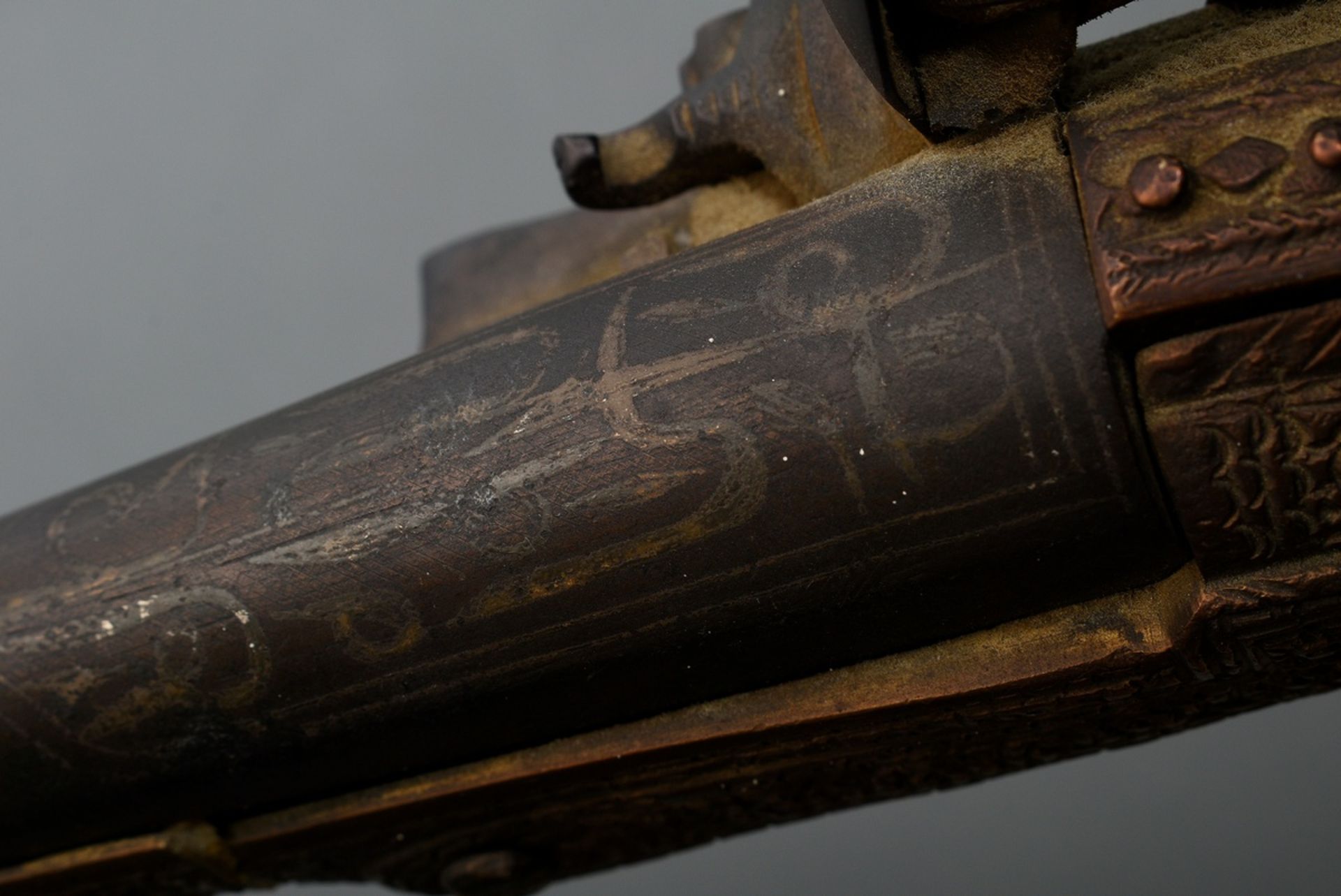 2 Ottoman muzzle loading flintlock pistols, smooth bore with engraved brass overlay, calibre 14mm,  - Image 6 of 8