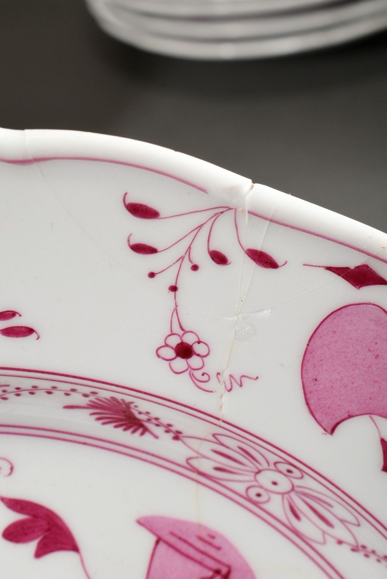 65 Pieces rare Meissen dinner service "Zwiebelmuster Pink", custom made around 1900, consisting of: - Image 27 of 27