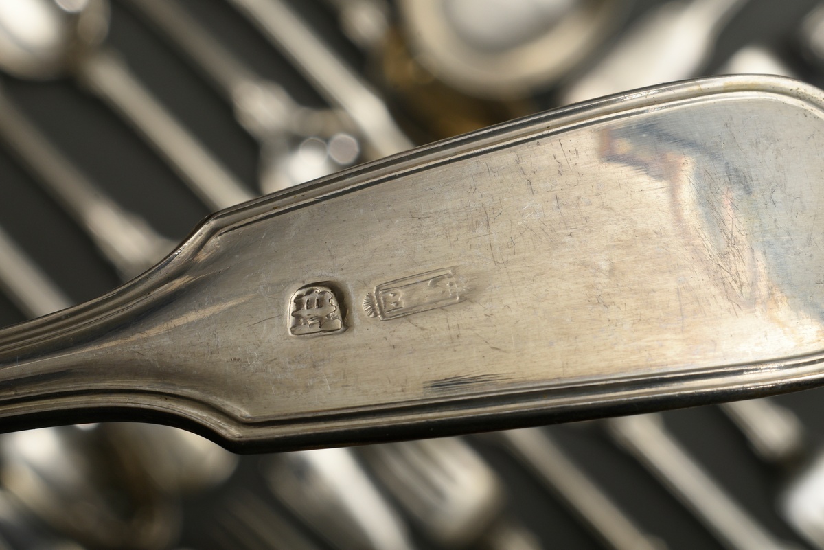 67 Pieces Hamburg cutlery ‘Augsburger Faden’ with various monograms, MZ: Brahmfeld & Gutruf, Hambur - Image 5 of 8