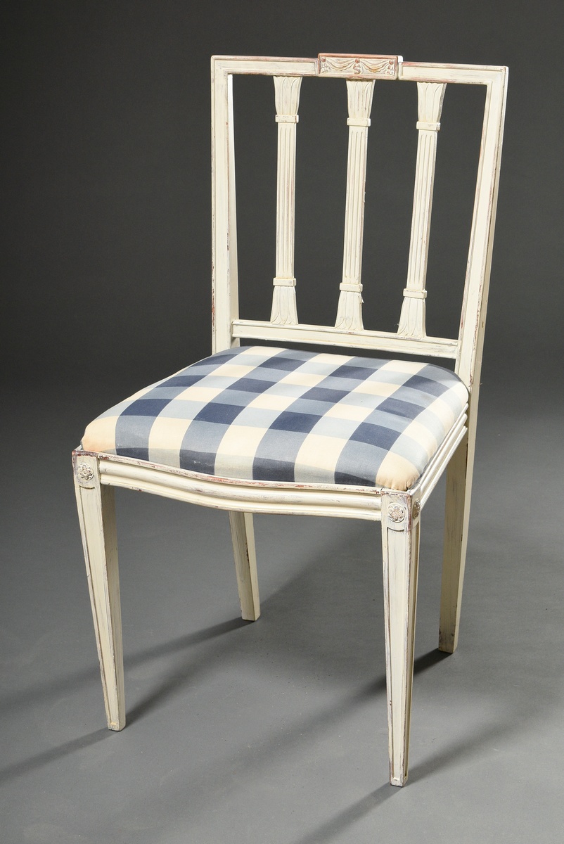 4 Swedish chairs in Gustavian style with 3 pilasters in the backrest, around 1900, light grey paint - Image 3 of 7