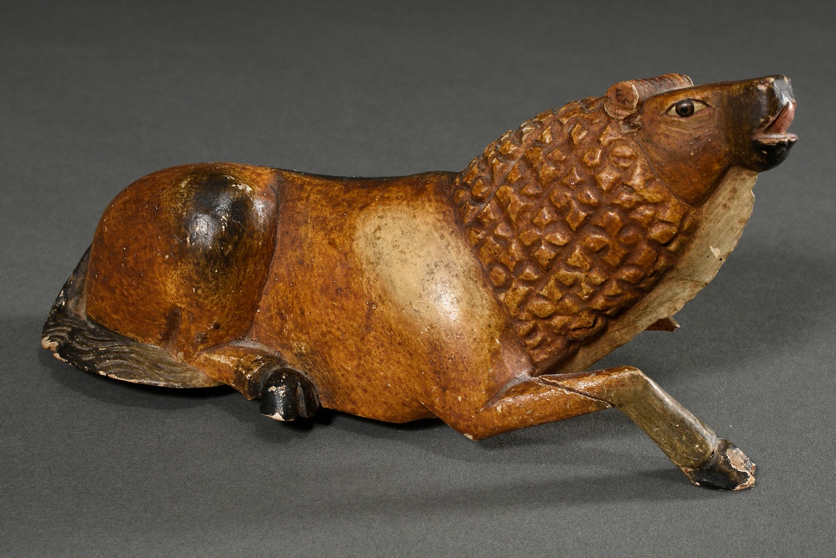 3 Various pieces of old Val Gardena toys, 19th century: reclining lion (l. 16.5cm) and two various  - Image 4 of 6