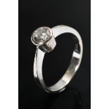 Delicate 750 white gold ring with brilliant-cut diamond solitaire (approx. 0.45ct/VVSI/W) in bezel 