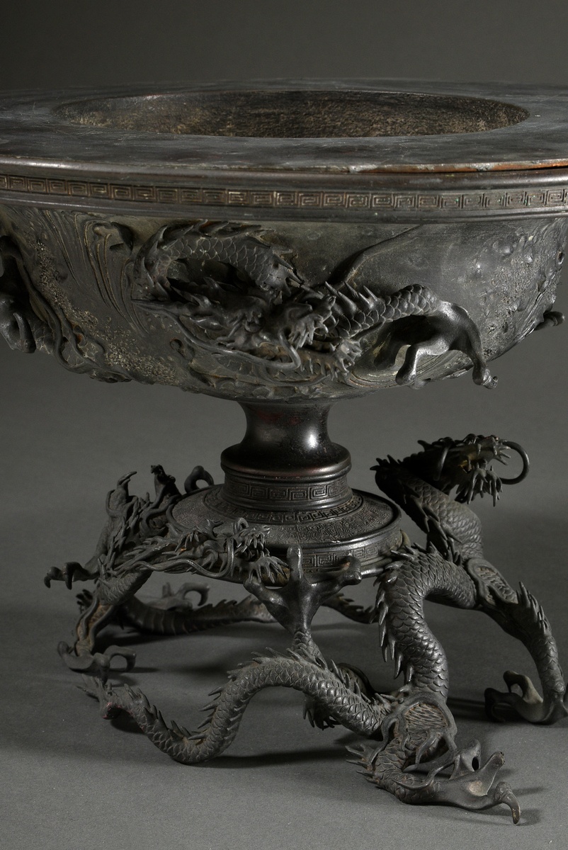 Three-part incense burner with sculpted dragon at the foot and on the wall, signed watakumo chûzo 渡 - Image 3 of 12