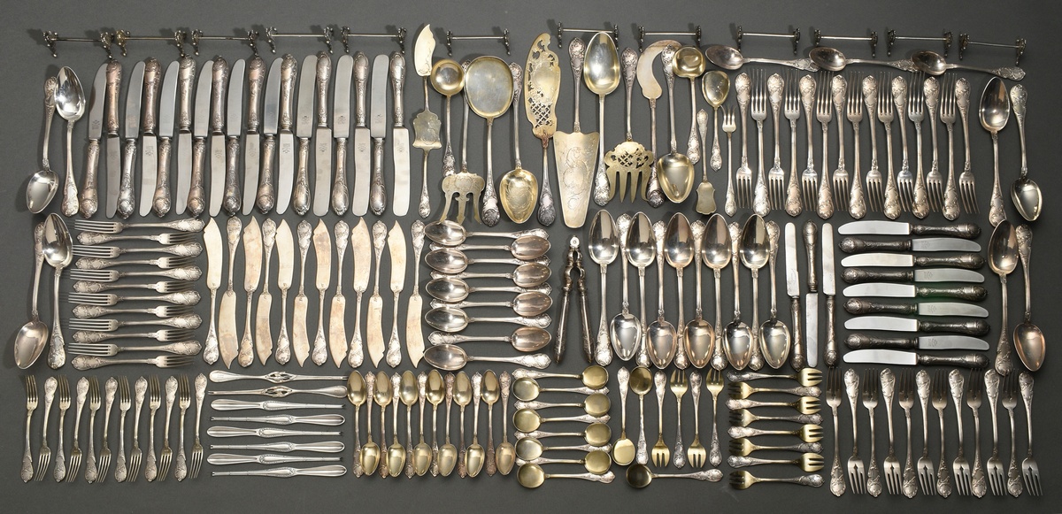 195 Pieces Neo-Rococo cutlery with rocailles and alloy monogram ‘RJH’, silver 800, 8420g (o. knives - Image 2 of 21