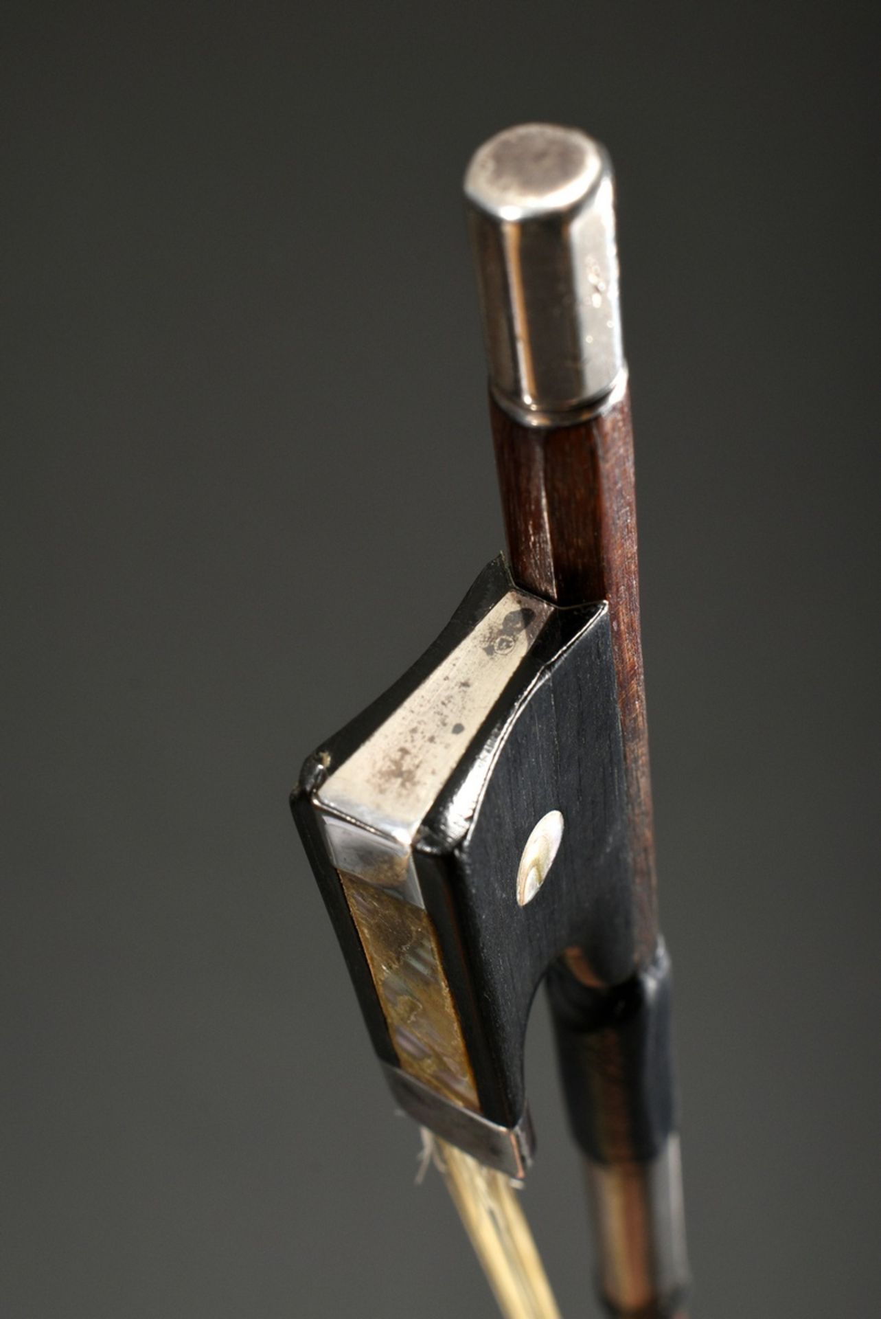 Master violin bow, probably Saxony 1st half of the 20th century, without branding, octagonal to rou - Image 3 of 10