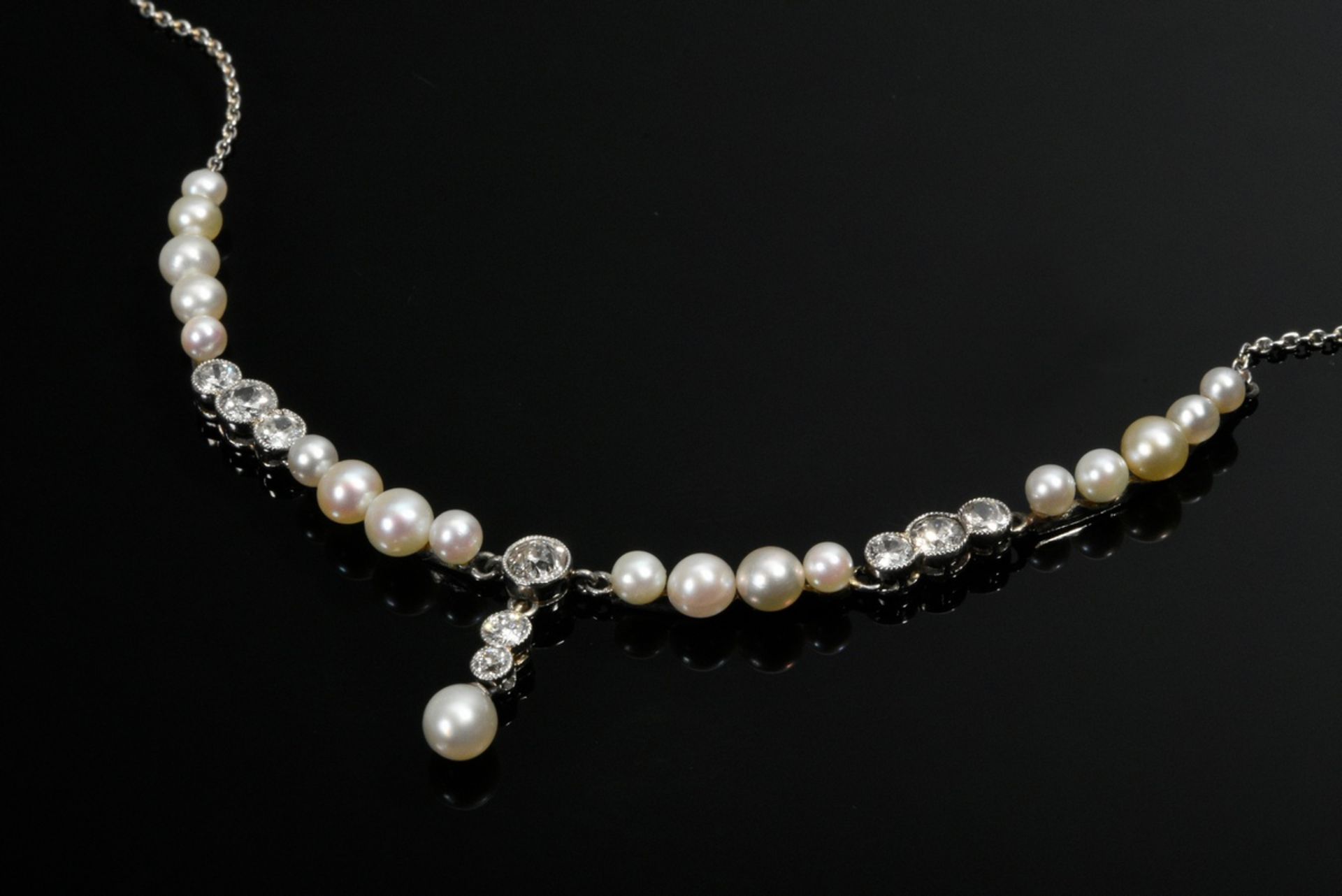 Delicate Art Deco platinum necklace with natural pearls and old-cut diamonds (total approx. 1.00ct/