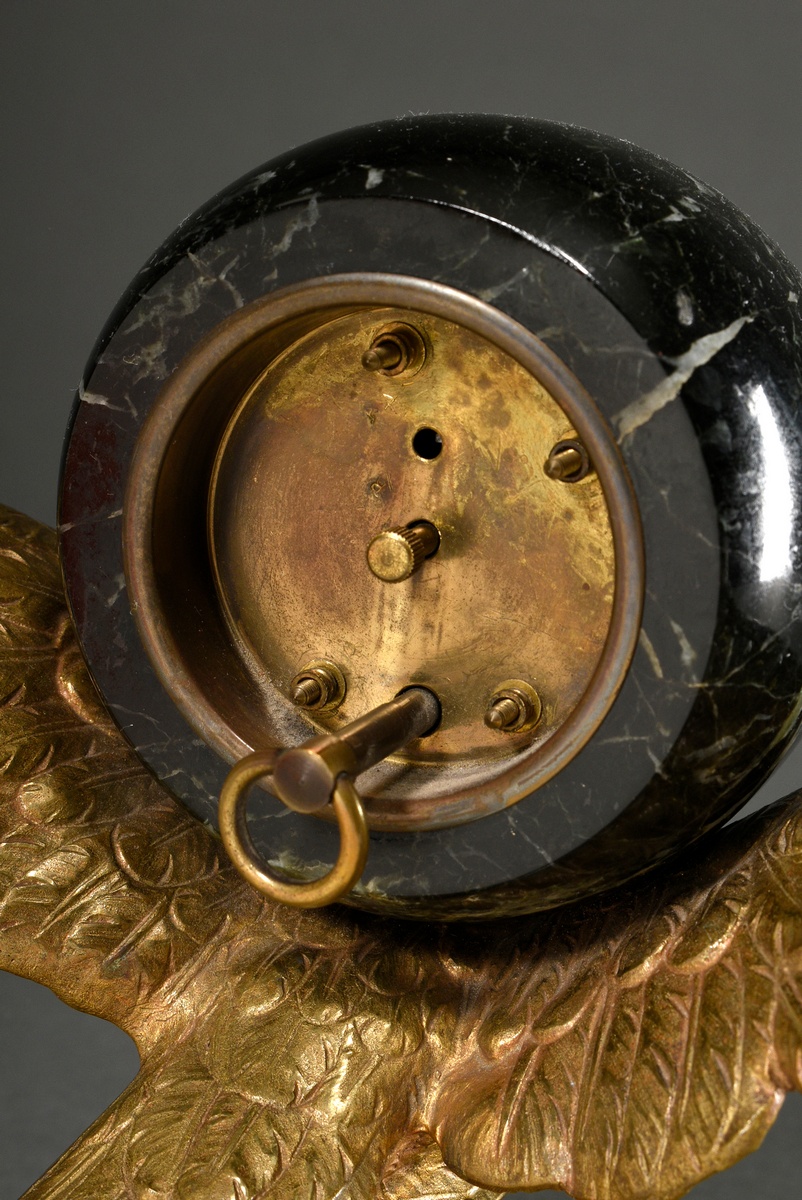 Wilhelminian desk clock with gilded eagle on a green marble pedestal, round marble case with enamel - Image 4 of 5