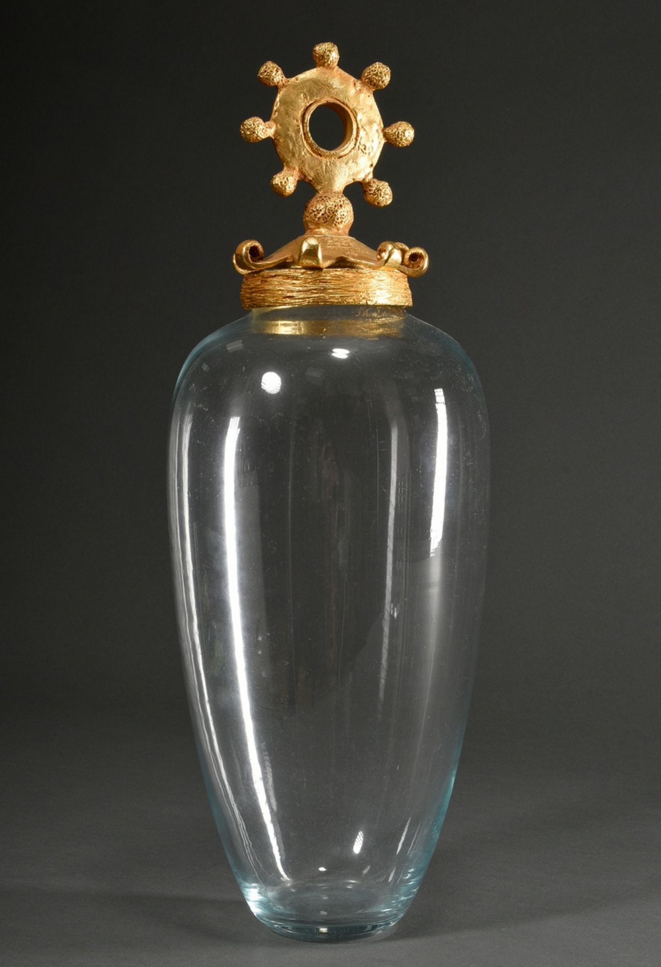 Casenove, Pierre (*1943) Kristall Vase in ovoider Form mit zoomorphem Deckel, Metall vergoldet, sig - Bild 2 aus 5