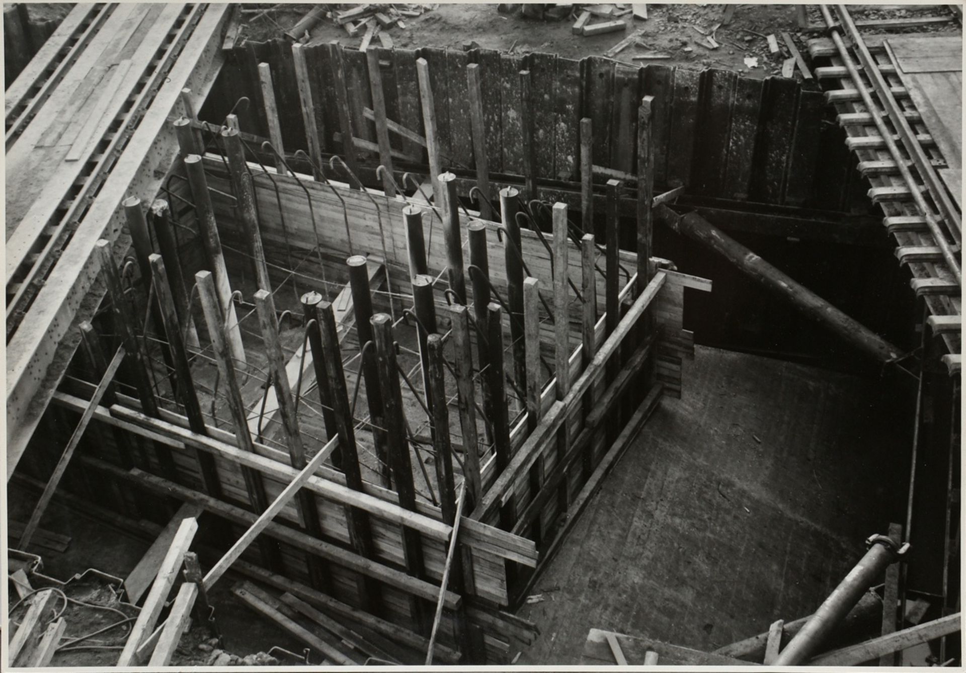 31 Renger-Patzsch, Albert (1897-1966) "Beton- und Brückenbau", Fotografien, verso gestempelt, 14x c - Bild 18 aus 19