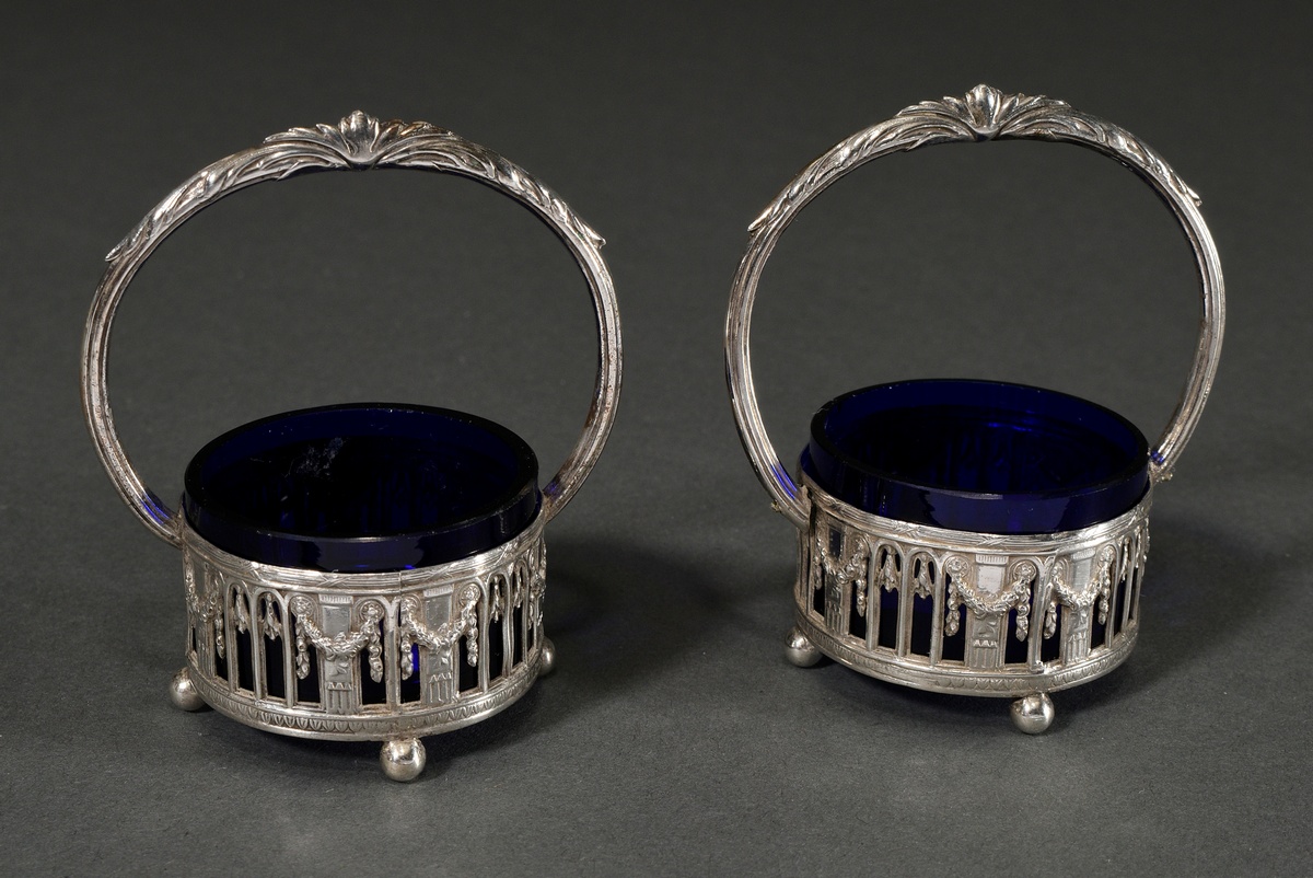 Pair of salvers in classic basket form with blue glass inserts, silver 800, 29g (without glass), h.