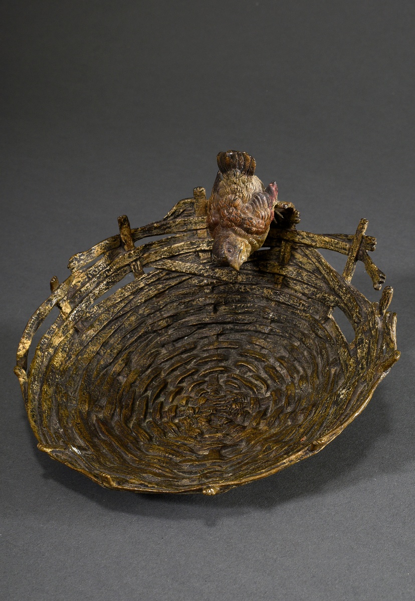 Large Viennese bronze "Wren on a woven basket", colourfully painted, approx. 1890, Ø 20cm, partial 