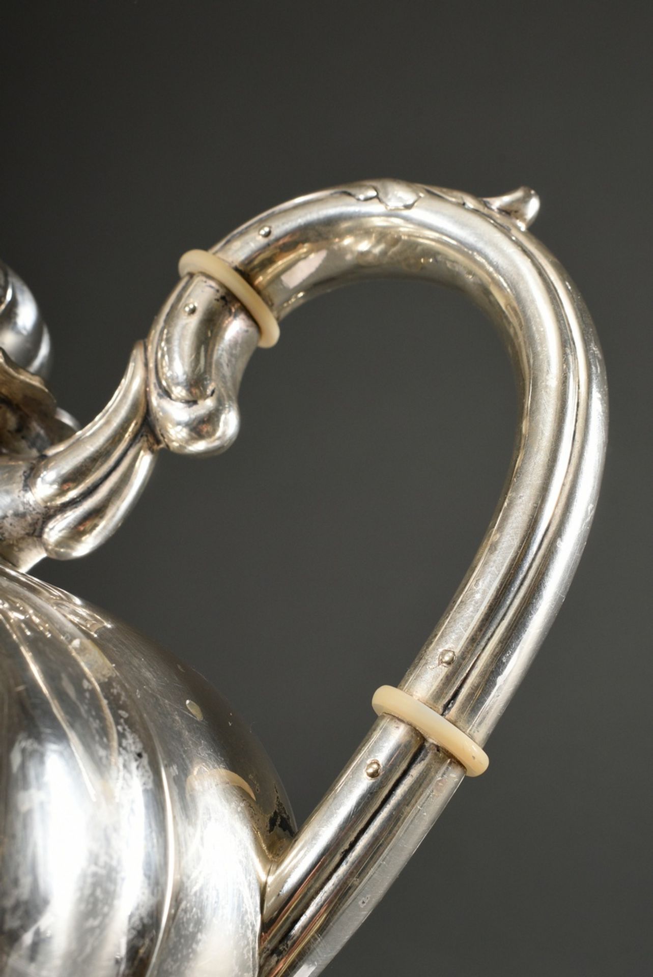 3 Piece tea service with gadrooned body in baroque façon, Wilkens, jeweller's mark: O. Breede, silv - Image 4 of 7