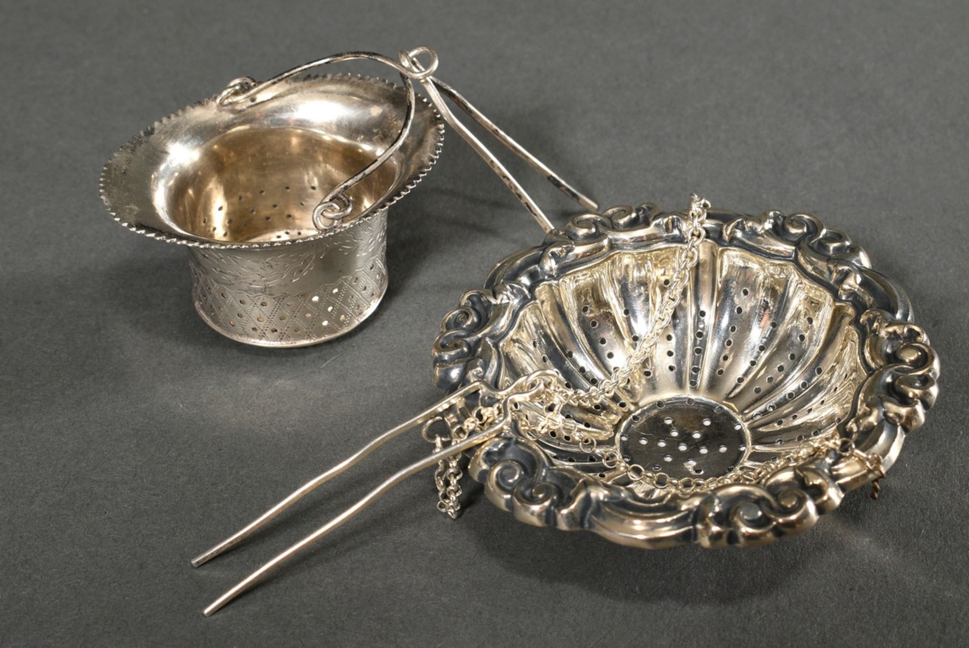 3 Various pieces of silver-plated Biedermeier pastry basket (21x19.5cm) and 2 tea strainers for han - Image 5 of 6