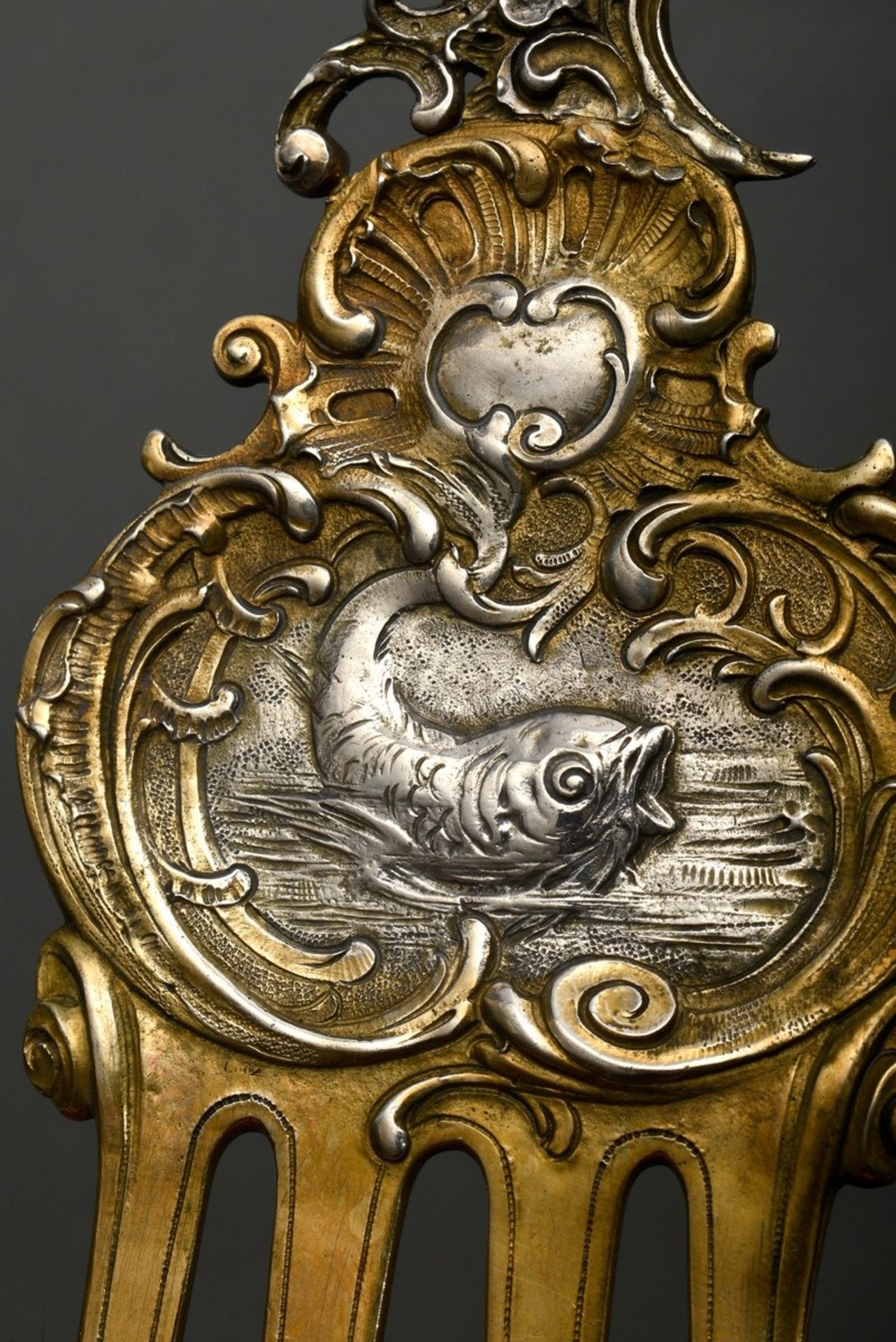2 Pieces opulent Neo-Rococo fish serving cutlery with sculptural figurative handles and fish relief - Image 3 of 6